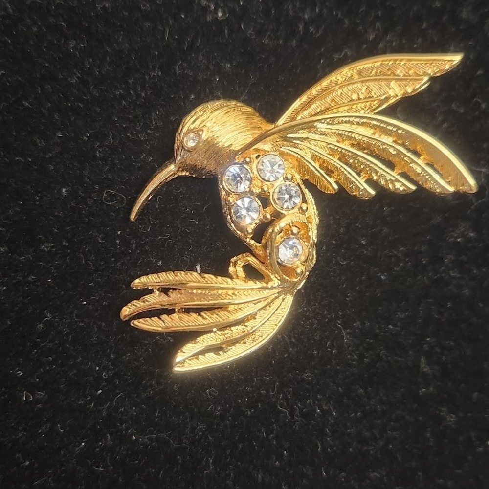 Napier Gold Tone‎ Rhinestone Hummingbird Brooch